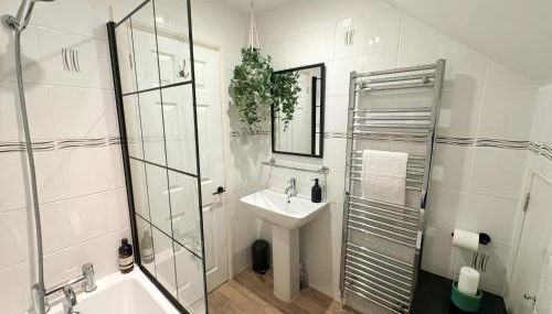 Stylish apartment 1 min to town centre and harbour - Foto 3, Shower