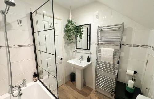 Stylish apartment 1 min to town centre and harbour - Foto 3