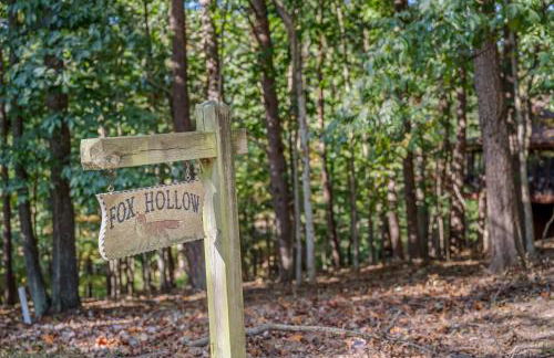 Fox Hollow - Hot Tub, Wifi, Pet Friendly, Screen Porch, Deck, Recreation Center, Pool Access, Golf Nearby, Hiking, Grill, Fireplace, King Bed - Foto 3