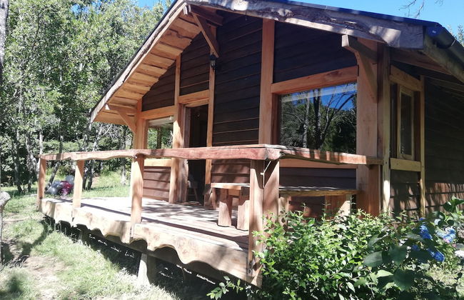 Wonderful Rustic Cabin 2, With Native Logs, on the Banks of the Trancura River - Foto 1
