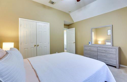 Spacious Sugar Land Home with Yard and Pool Access! - Photo 31