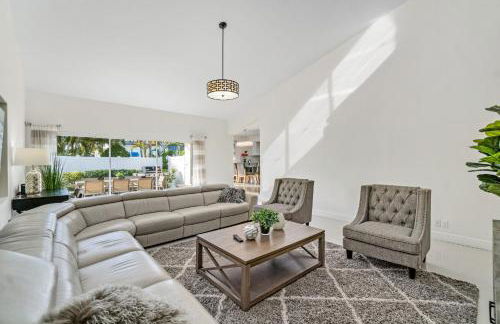 Beach Lux - Heated Pool with Infinity Spa, Cabana, BBQ, Golden Tee - Walk to Beach - by Maven Vacation Rentals - Foto 31