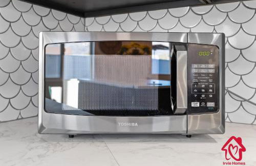 ValleyVibe: Modern Comfort in North Valley - an Irvie Home - Foto 14