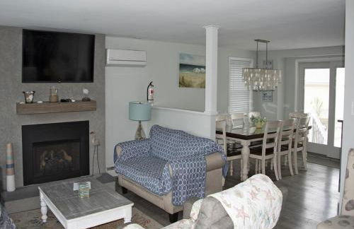 Pet Friendly, Single Family, Private Heated Pool, Hot Tub, Beach Badges And Beach Equipment, Private Fenced In Yard, Deck And Covered Patio, Granite, - Foto 2