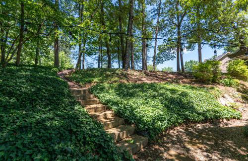 Fully Fenced Rustic Home Minutes From Truist Park - Foto 34