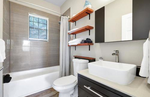 Getaway Near River Walk DT Yard BBQ Pet Games - Foto 42