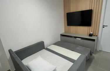 Central novo, andar alto-2quartos com Ar-Cond Q e F - Foto 7