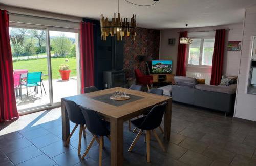 Entre Lacs Et Montagnes , Maison individuelle,lits préparés, parking et ménage inclus - Foto 3