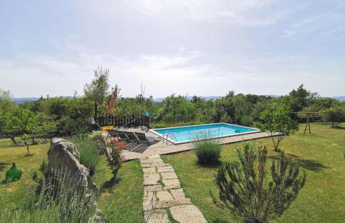 Villa Mavrici, Nature Paradise with pool - Foto 3