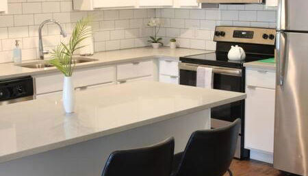 4 mi to Jack Thrice Stadium + hot tub - Foto 3