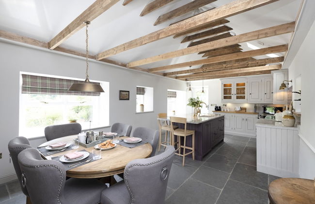 JOIVY Exceptional Cottage W/ Stunning Country Views - Photo 16