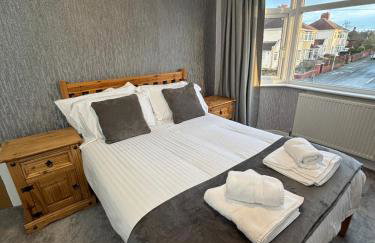 Entire House, Parking, Facilities, sleeps up to 6, suitable for contractors, families or NHS - Foto 26