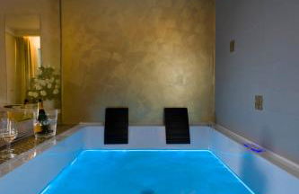 White Suite & Apartments - Foto 25