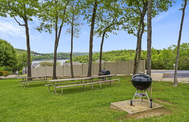 Serene Escape at Table Rock Lake - Photo 37