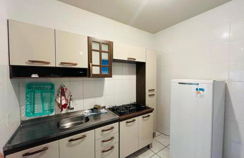 Apartamento Mobiliado com internet no centro - Foto 17