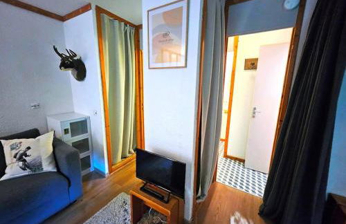 Studio-cabine au pied des pistes avec terrasse de plain-pied - Photo 3