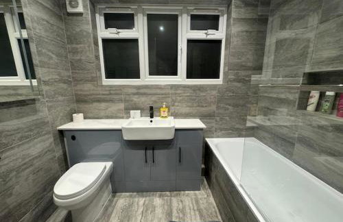 Modern 3bed, Garden, Surbiton St - Foto 8