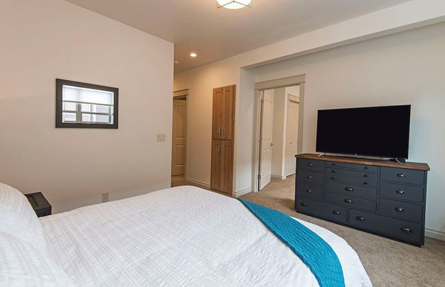 Rooftop Deck Walk to River Downtown Fire pit - Foto 39