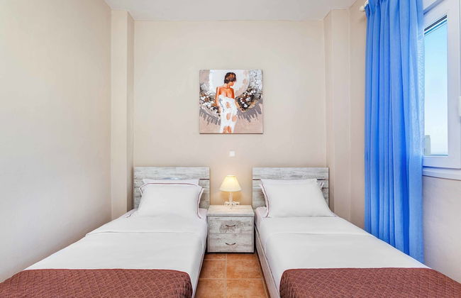 Sunset Villas - Photo 2