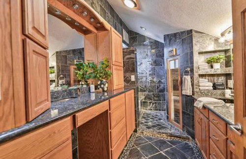 Huvila Haven Lake Front Home with Dock and Hot Tub - Foto 38