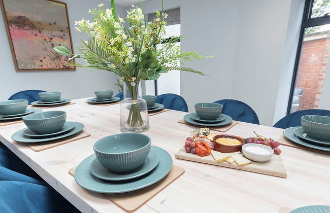 Elliot Oliver - Comfortable Five Bedroom Town Centre House With Garden & Garage - Foto 26