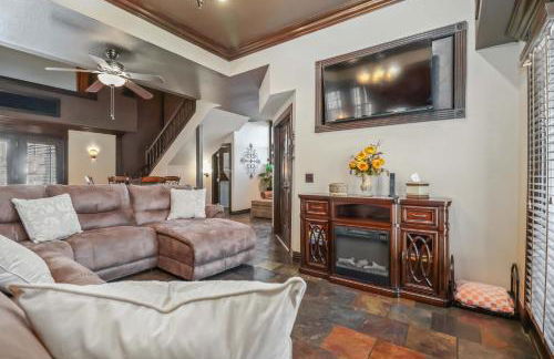 Ozark Mountain Retreat- Movie Theatre Dance Floor - Foto 3