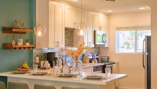 The Scott Getaway - Walkable to Old Town, remodeled space, outdoor pool! - Foto 3