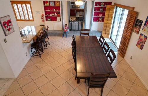 Remodeld5BR Modern Retreat with Covered Pool - Foto 4