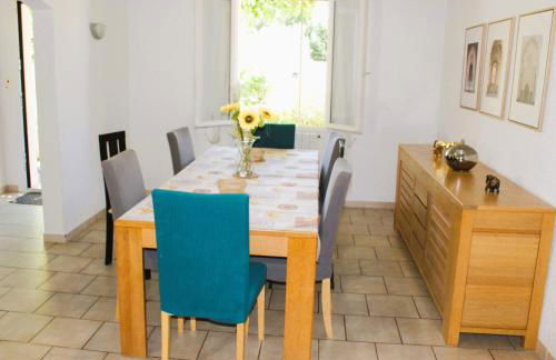 Mas La Gentille ,,, à la campagne , beautiful outdoor , swimming pool , pool house , Nice green Garden , BBQ ,,, only for you , pour passer un séjour inoubliable - Photo 12