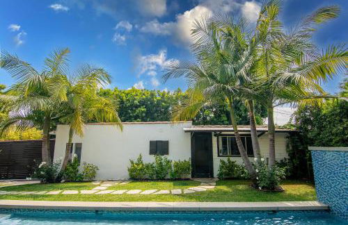 Beautiful Large 3 Bedroom 2 Bath Plus Pool and Jacuzzi - Foto 40