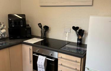 Large Traditional, Sleeps 8, 2 baths, Train, Tram, Pubs, Hucknall - Foto 8