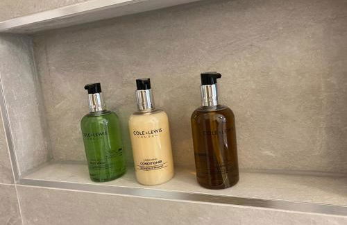 Spacious 2 bed sleeps 5 above traditional music pub - Foto 20