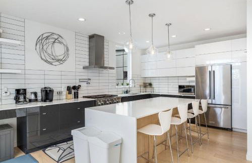 Modern Comfort 3BR Retreat Chefs Kitchen - Foto 3