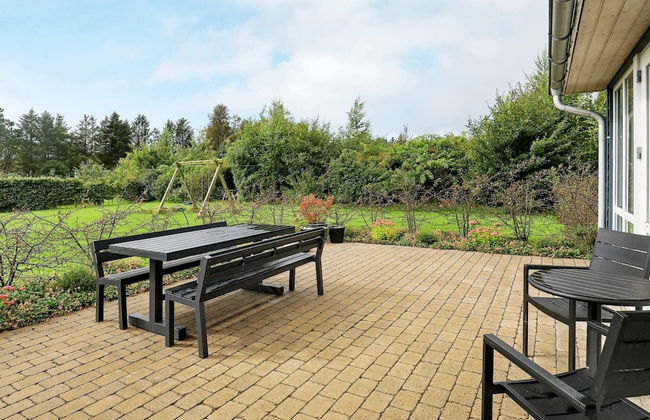 8 Person Holiday Home in Saeby - Photo 18