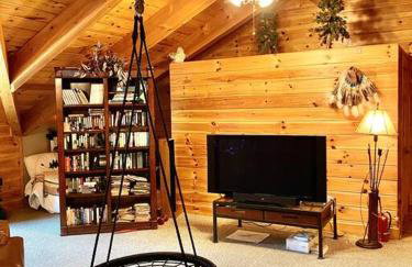 LUXURIOUS TN Mtn Lodge- Sleeps 22+, Hiking & Lake - Photo 16