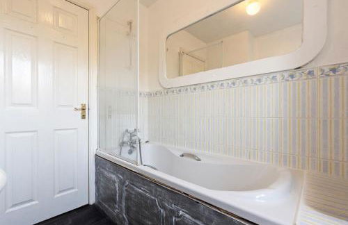 Applin House-5 Bed Contractor Stay Parking WIFI - Foto 15