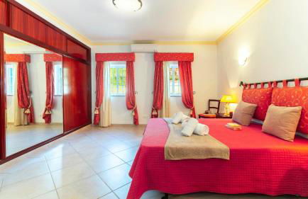 Exceptional Villa with Pool, Tennis Court, Games Room - Foto 29