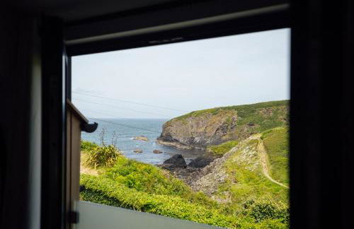 Cliff-top Cottage on Coast Path w/Panoramic Views - Photo 30