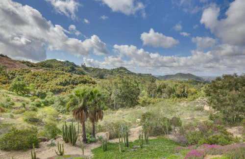 Hot Tub and Balcony Rainbow Retreat Near Wineries! - Foto 29