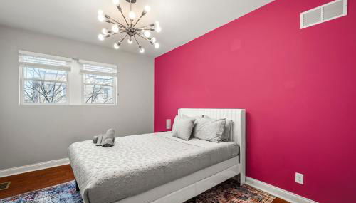 Elegant Reservoir Hill home with parking sleeps 8 - Foto 3