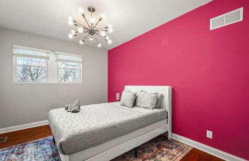 Elegant Reservoir Hill home with parking sleeps 8 - Foto 3