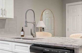 Quiet neighborhood steps away from Downtown stores - Foto 26