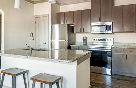 Landing Amazing 1BD Courtyard Pool - Photo 10