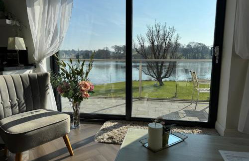 Lakeside Apartment - Photo 1