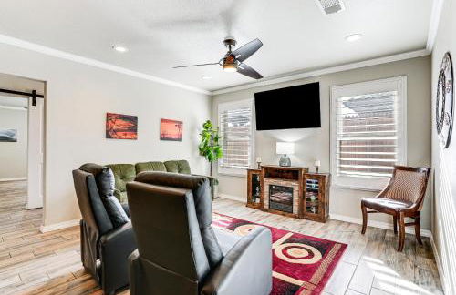 Fenced Yard Modern Barndominium in Amarillo! - Photo 4