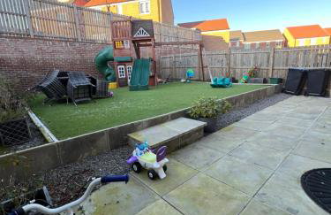 Ultra Modern large 4 bed executive home Durham - Photo 33