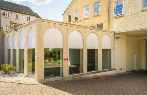 Central Bright 3 Bed Flat with Pool & Parking - Foto 41