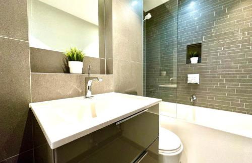 1 Min Walk to the Best Beach! Stunning New 2 Bedroom Apartment - Great Location - FREE Parking - Fast WiFi - Smart TV - sleeps up to 4! Close to Purbeck, Corfe Castle, Sandbanks, Poole & Bournemouth - Foto 18