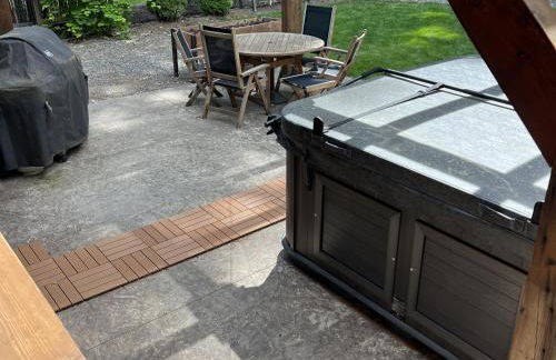 Mountain Retreat with Hot Tub, Game Room and Yard home - Foto 33