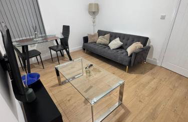 Modern 4 Bedroom House Sleeps 10 Free Parking Liverpool - Foto 6